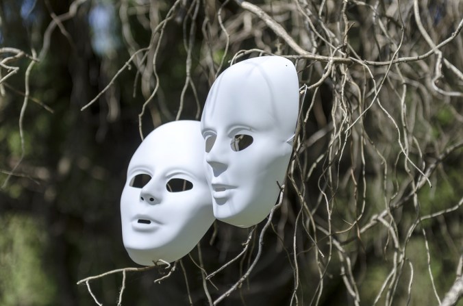 masks-1152278_1280